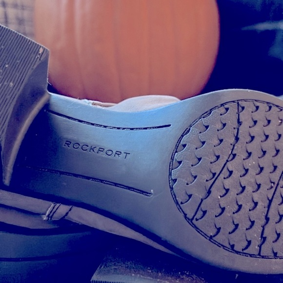 🌟ROCKPORT Ankle Bootie Natashya, Sz. 9.5  Grayish-Brown, Comfy & Cute 🤠 - Picture 8 of 12